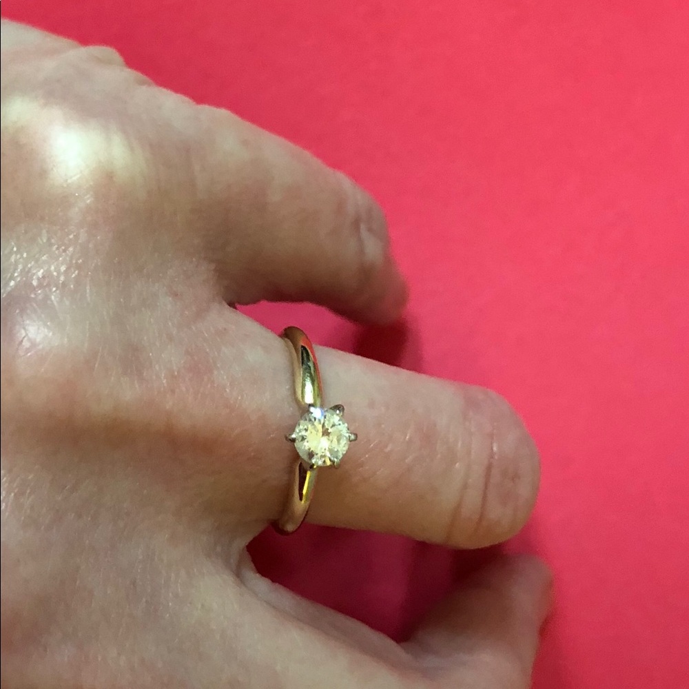 DIAMOND RING